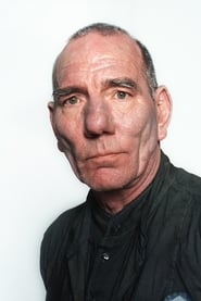 Pete Postlethwaite is Roland Tembo