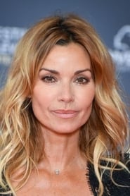 Ingrid Chauvin is Chloé Delcourt