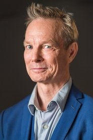 Bill Irwin is TARS (voice)