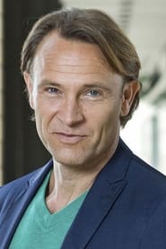 Bernhard Bettermann is Dr. Martin Stein