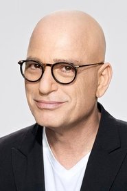 Howie Mandel is Self - Judge