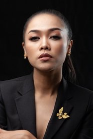 Vilouna Phetmany is Lina